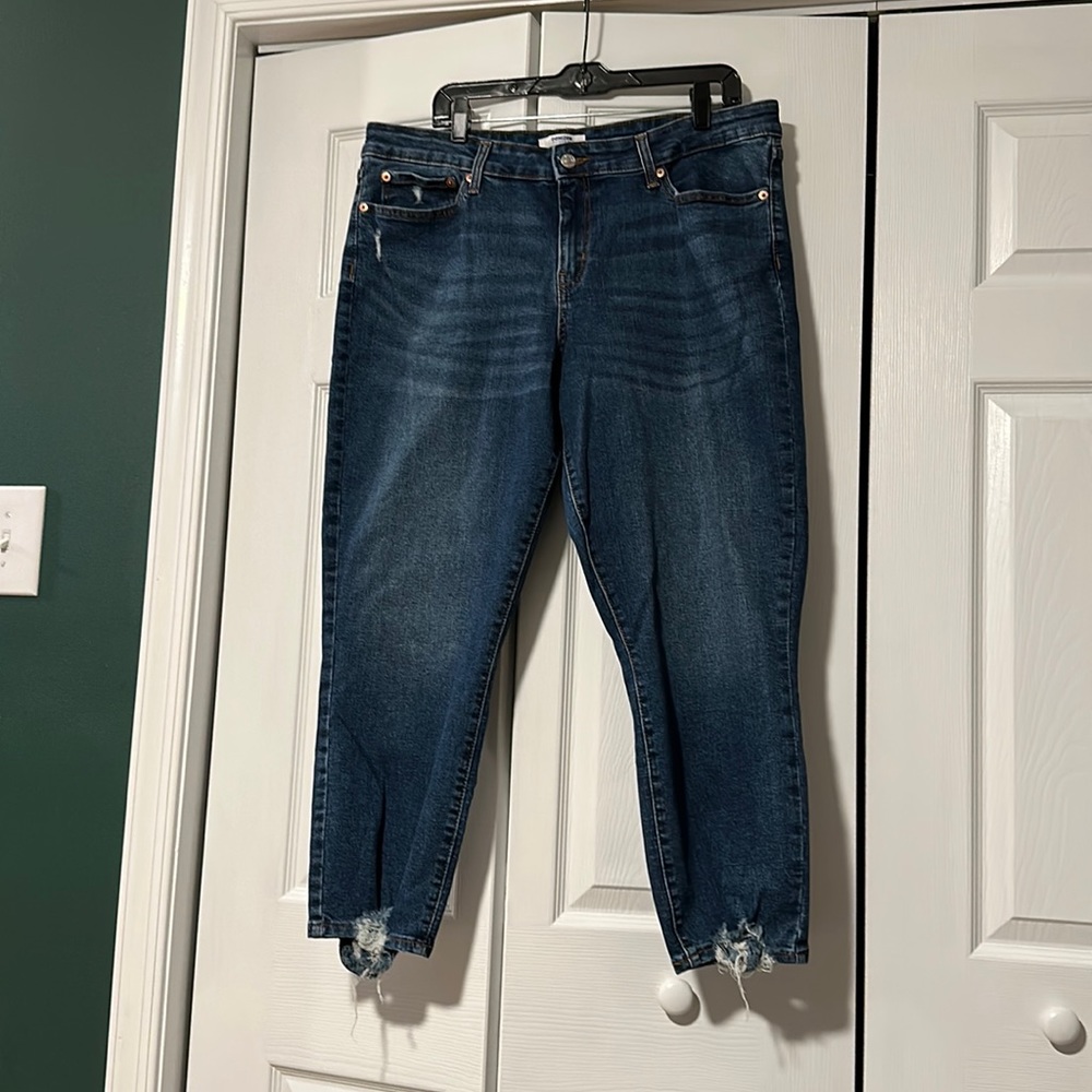 Denizen from Levi’s brand Boyfriend jeans. Distressed ankle, size 18.